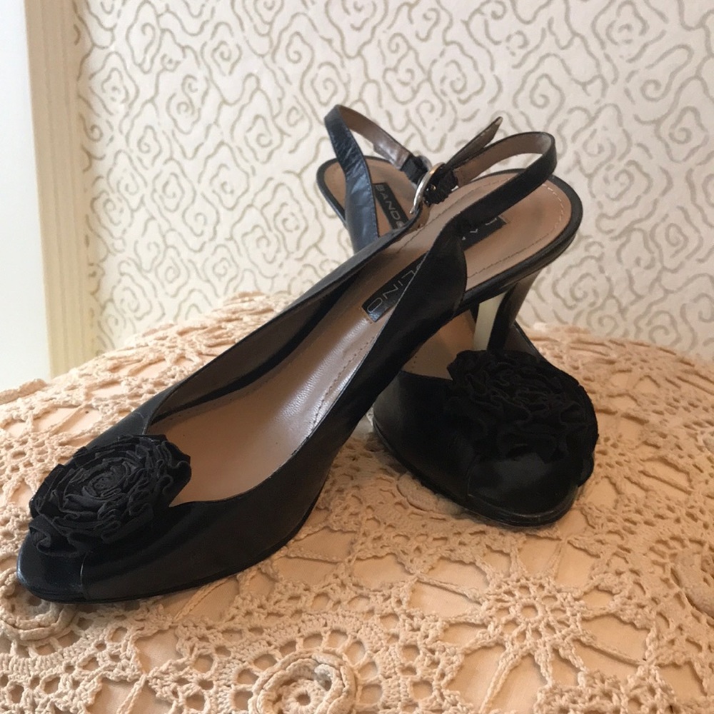 Gorgeous sling backs with fabric flower - Picture 2 of 6